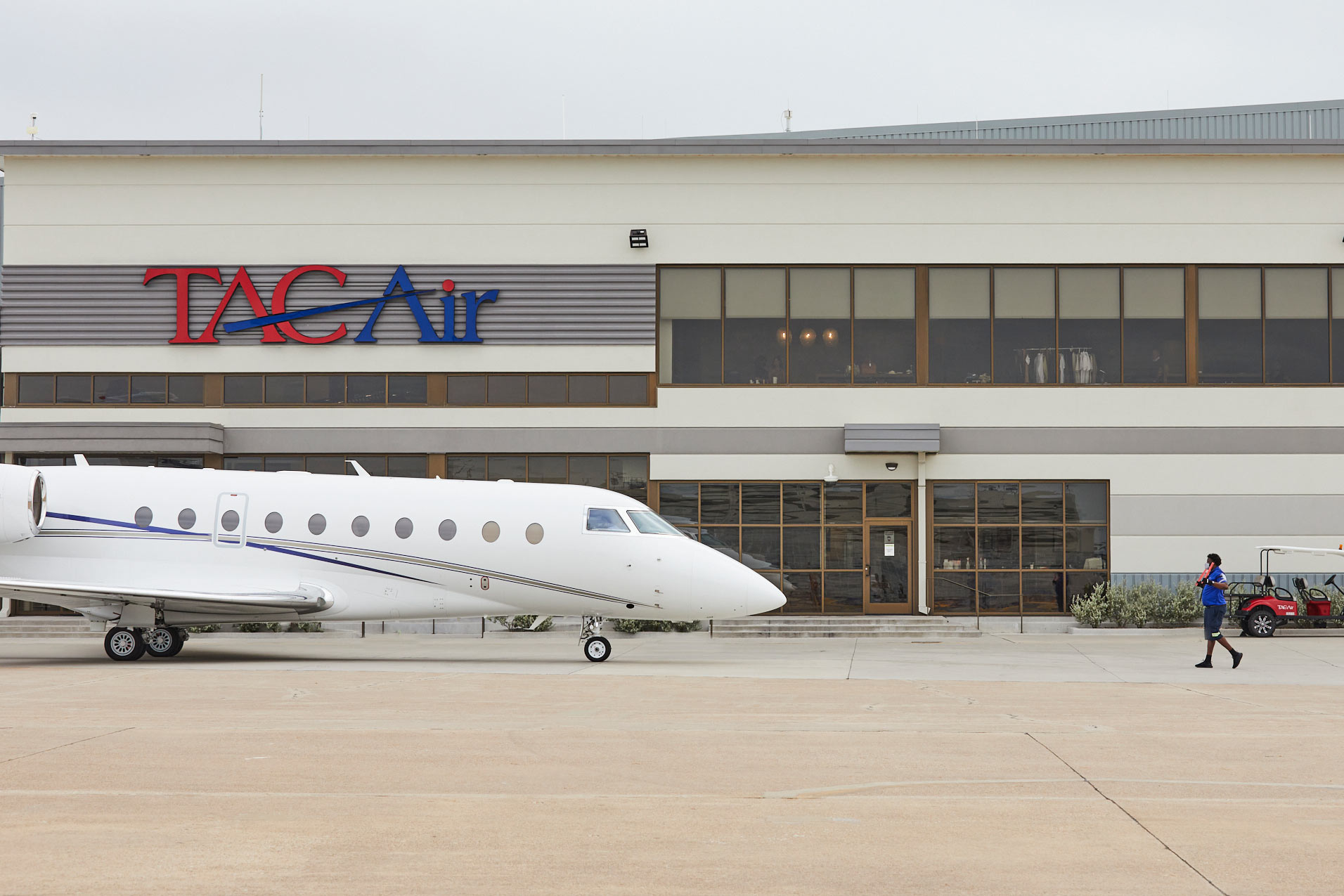 TAC-AIR_Airport_Dallas-TX_Building_0011-1